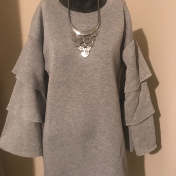 sweater and dresses - Picture 3 of 4